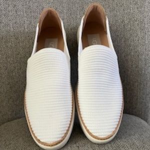 UGG SLIP ON SNEAKERS